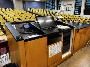 BIL 152 Instructor's Lectern