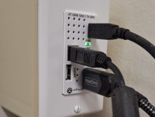 KUY 213 Wall Plate